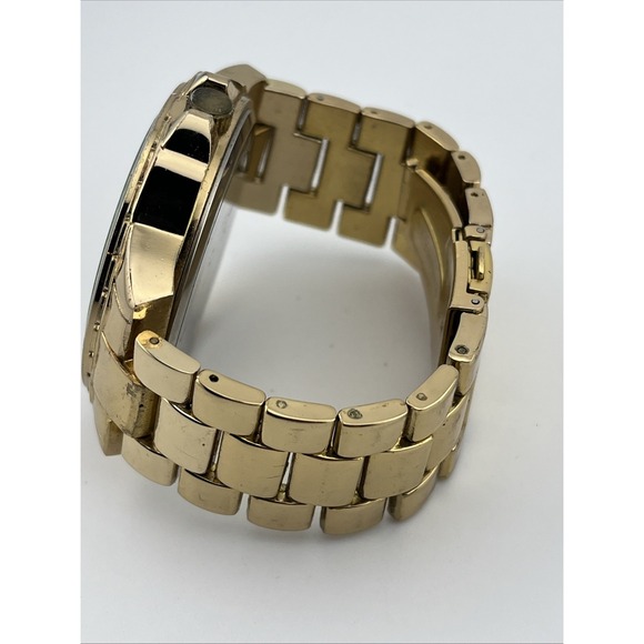 Steve Madden Watch Women 46mm Gold Case 6"‎ Band- New Battery - Picture 6 of 7